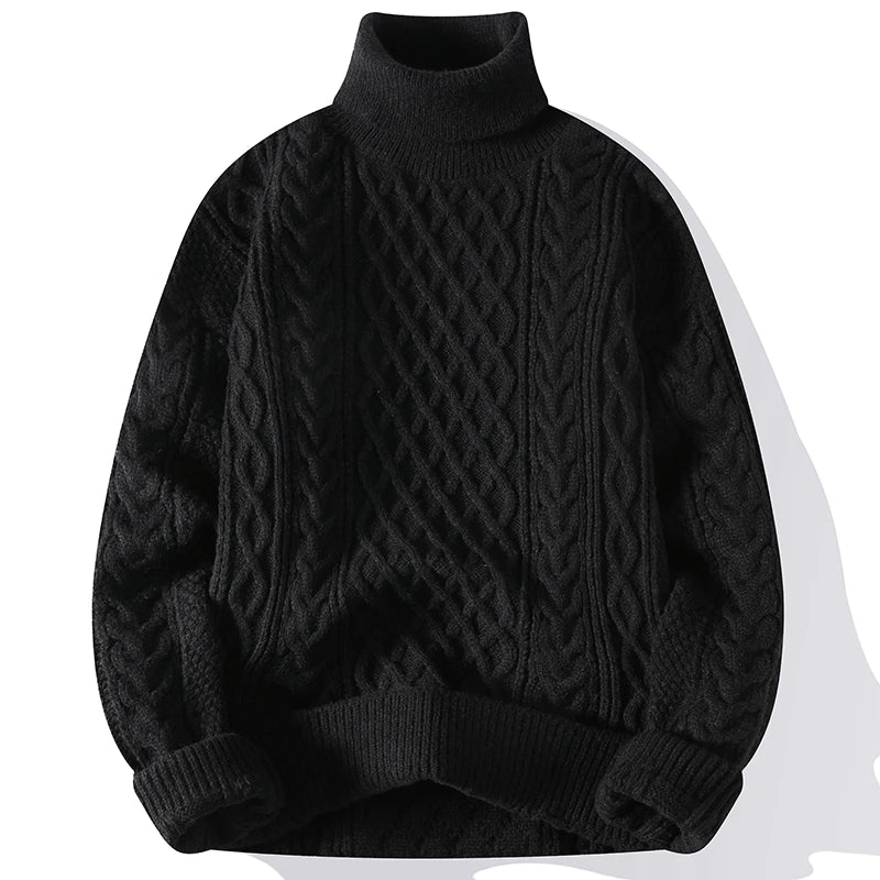 "Homem vestindo uma blusa de lã masculina de gola alta na cor preta, ideal para o inverno."